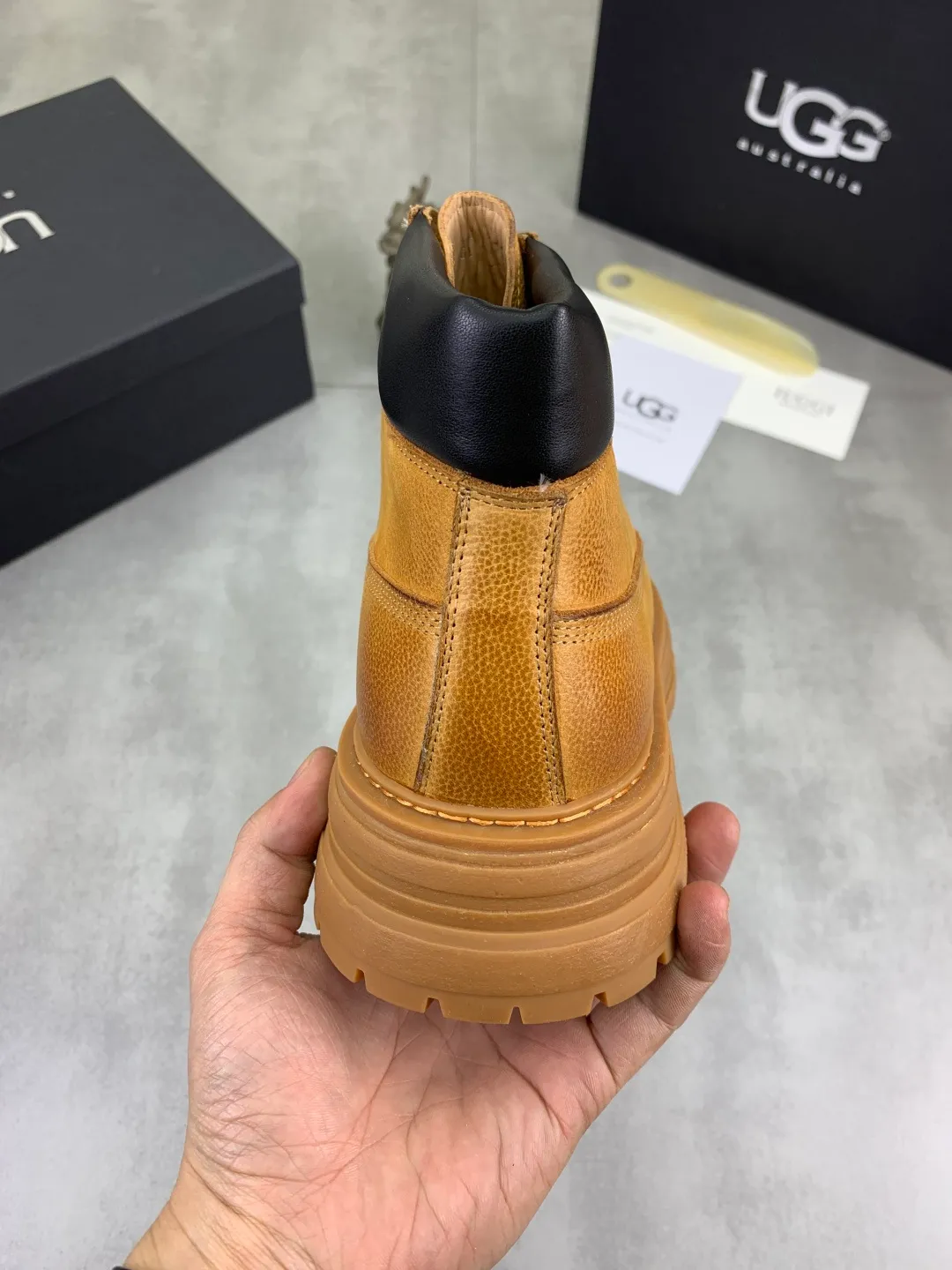 Men's men's shoes 💰P660 New arrival 🆕🆕🆕 IUGGI Men's British retro Martin boots Winter new men's outdoor hiking boots First layer of cowhide on the outside and wool on the inside Comfortable and warm Rubber sole sole Non-slip and firm Trendy and fashionable Casual and versatile Size: 38-44 (45 customized) Color: three colors